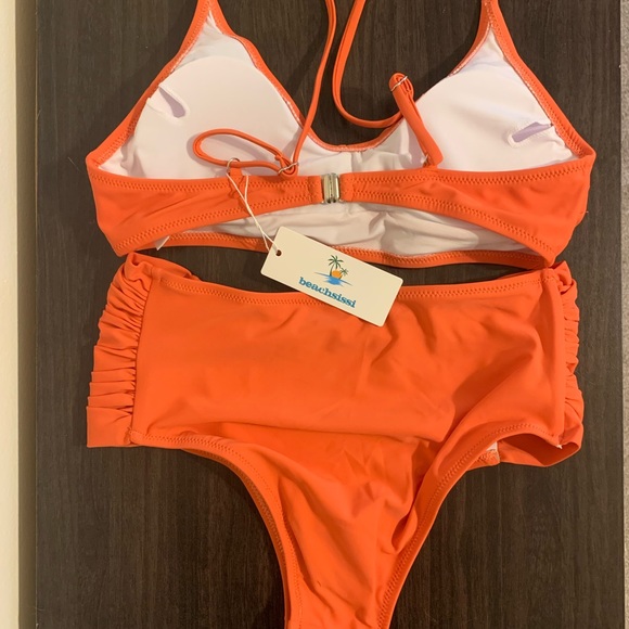 Women’s S pink twist front ruched side bikini set - Picture 3 of 5